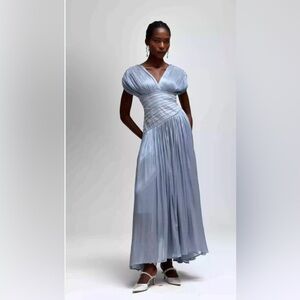 Elegant Ice Blue Pleated V-Neck Evening Dress
